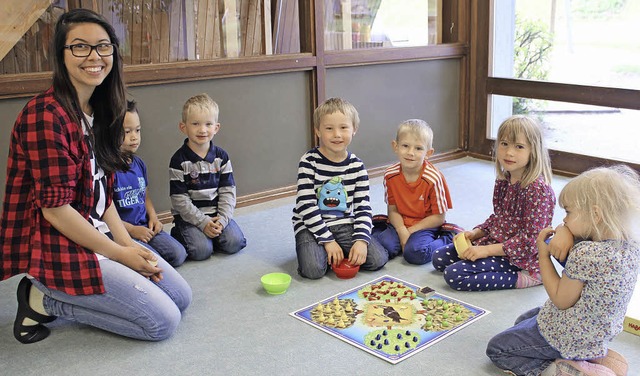 Jasmin Richard hat gut Lachen &#8211; ...rbeit im Kindergarten sichtlich Spa.   | Foto: Nadine Wyhler (5) / Sebastian Wolfrum