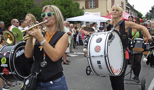 Beim Karottenfest in Muntzenheim erwar...und Klein traditionelle Unterhaltung.   | Foto: Jill Kppe