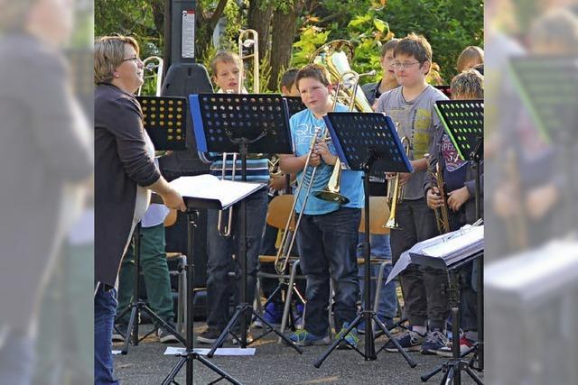 Jugend-Musik-Festival auf dem Hof der Friedrich-Ebert-Schule