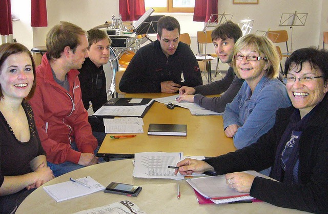 Der Festausschuss des MV Bettmaringen ...recht, Susanne Amann und Linda Burger.  | Foto: Dietmar Noeske