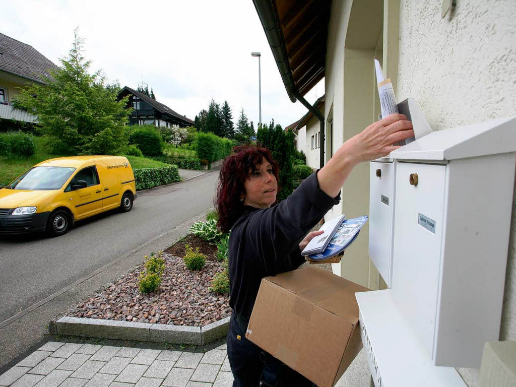 Die BZ hat die Brieftrgerin Simone Kupfer bei der Arbeit im Zustellzentrum und beim Austragen in Oberschopfheim begleitet.