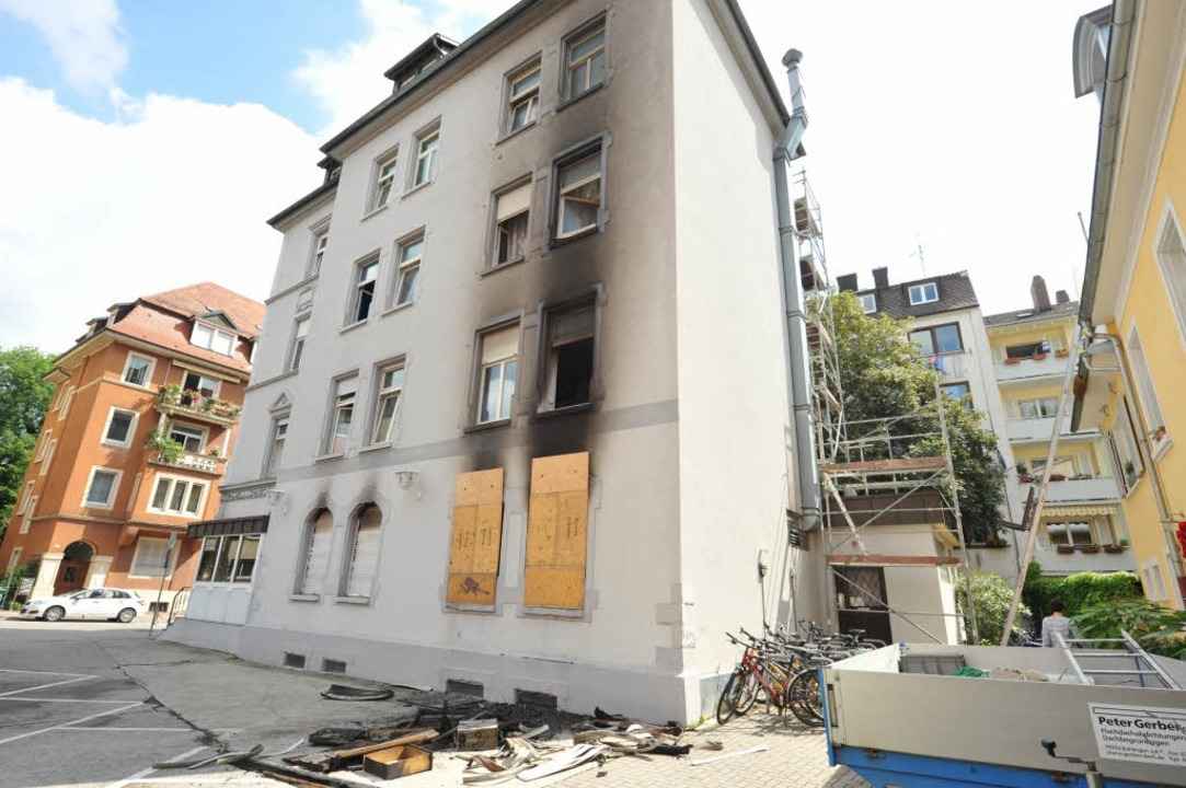 Ein Feuer im „Rennweg St�bleR...n Gro�einsatz der Feuerwehr ausgel�st.  | Foto: Rita Eggstein
