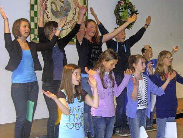 Mitreiend musikalisch ging es beim So...n der Aula der Ernst-Leitz-Schule zu.   | Foto: Ingeborg Grziwa