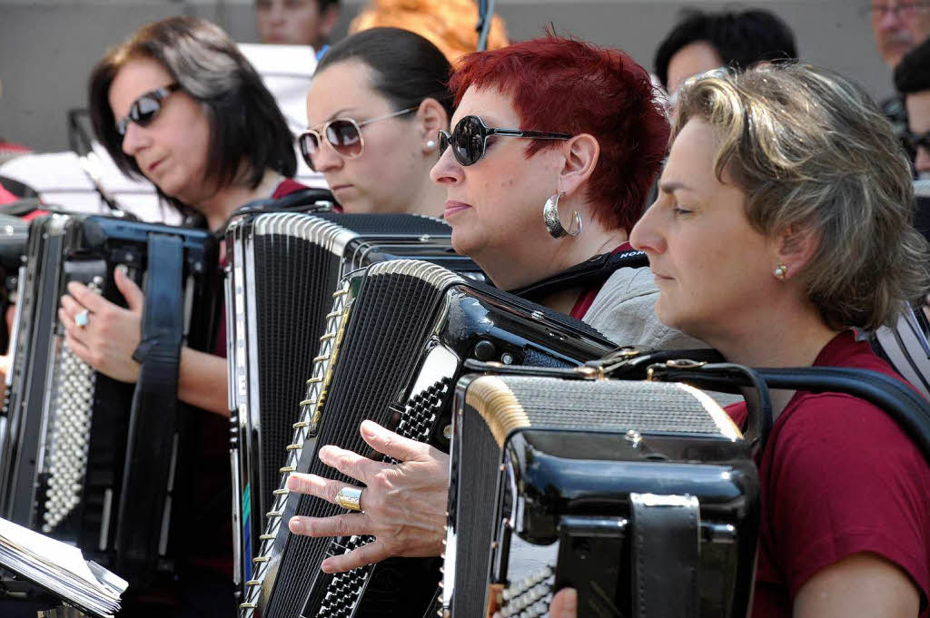 Vom Fassanstich vor der Martinskirche bis zum Oldtimertreffen am Sonntag feierten die Mllheimer ihr 42. Stadtfest.