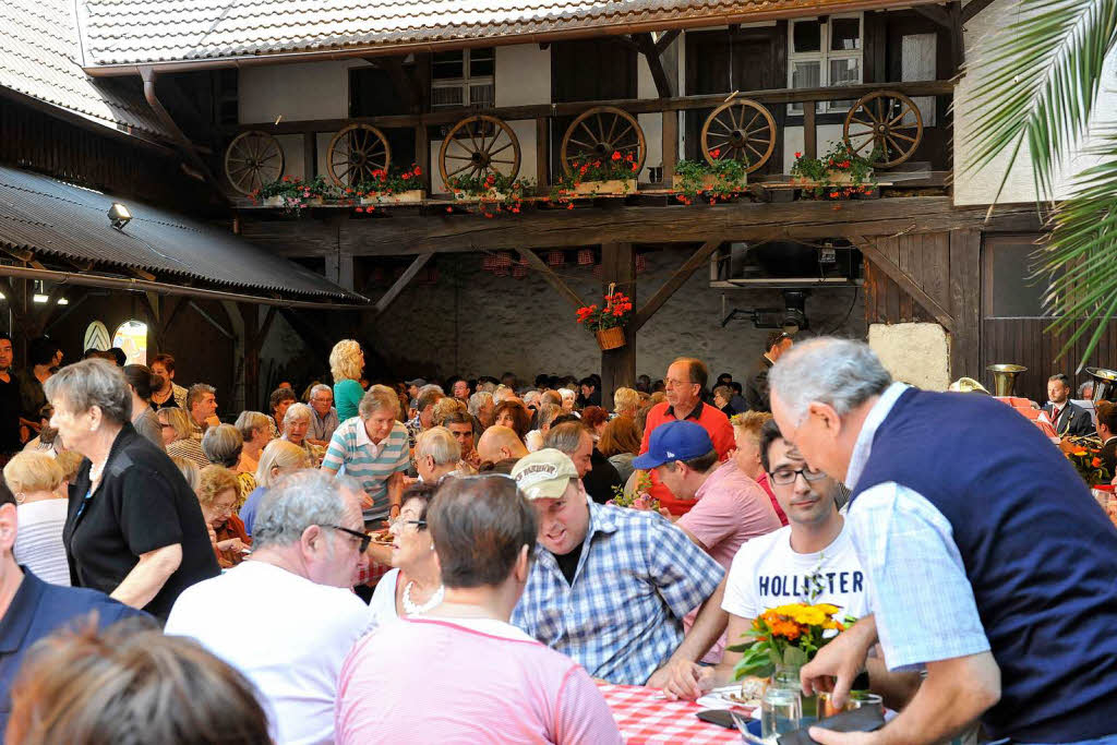 Vom Fassanstich vor der Martinskirche bis zum Oldtimertreffen am Sonntag feierten die Mllheimer ihr 42. Stadtfest.