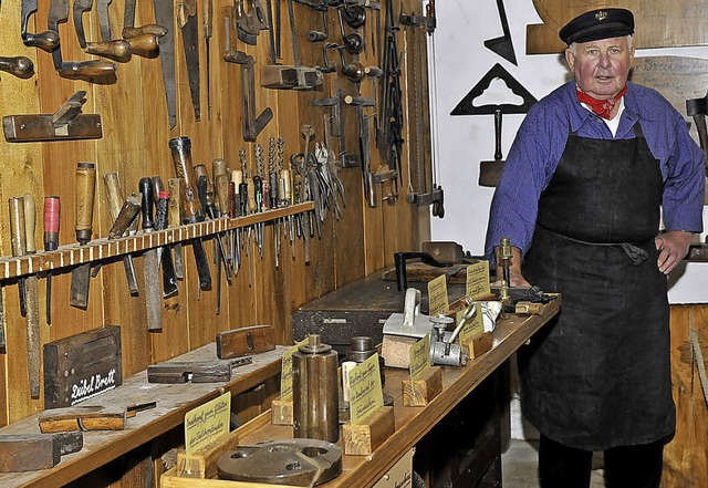 Der Kfermeister Eugen Brgin hat die ...fler Museum selbst zusammengestellt.   | Foto: Volker Mnch