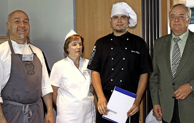 Dehoga-Prsident Peter Schmid (rechts)...enden Romeo Saba und Cornelia Waibel.   | Foto: Veranstalter