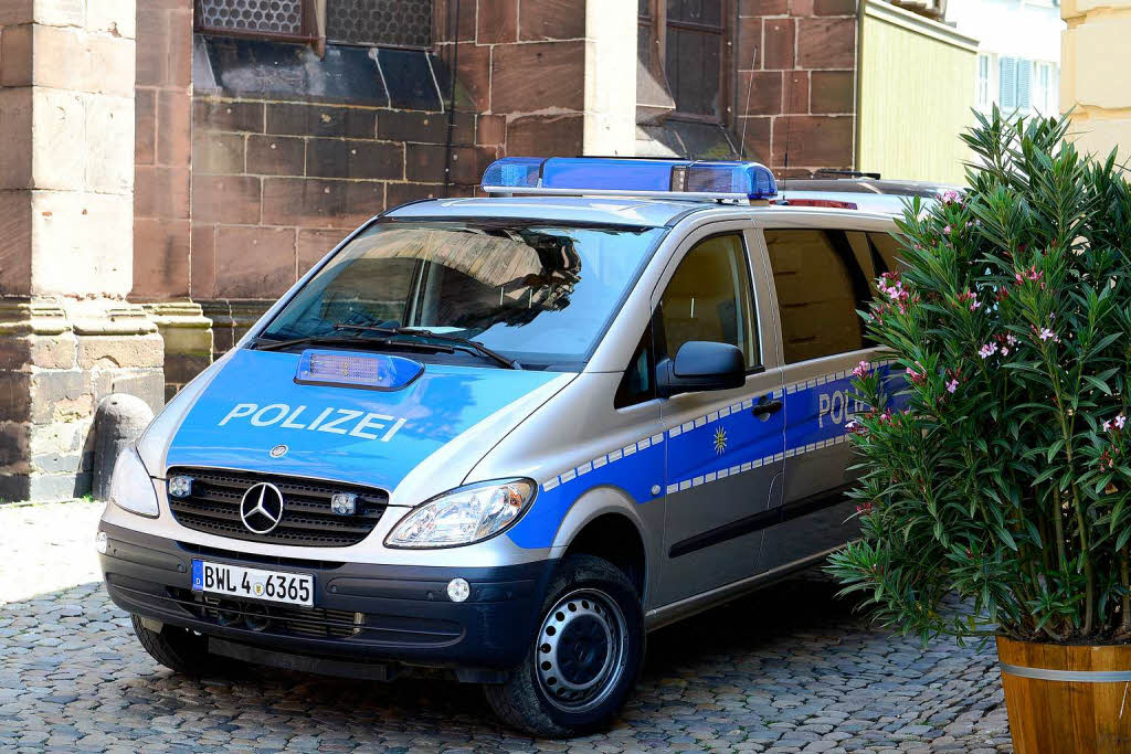 Das Staatsoberhaupt wurde von Bodyguards des Bundeskriminalamts begleitet, die Freiburger Polizei war ebenfalls im Einsatz.