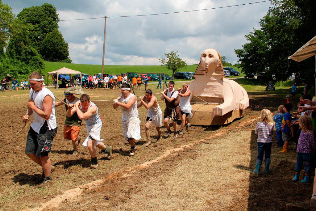 Die Stoppelhopser hatten eigens für den Gaudikick eine Sphinx gebaut. Die Stoppelhopser hatten eigens für den Gaudikick eine Sphinx gebaut.