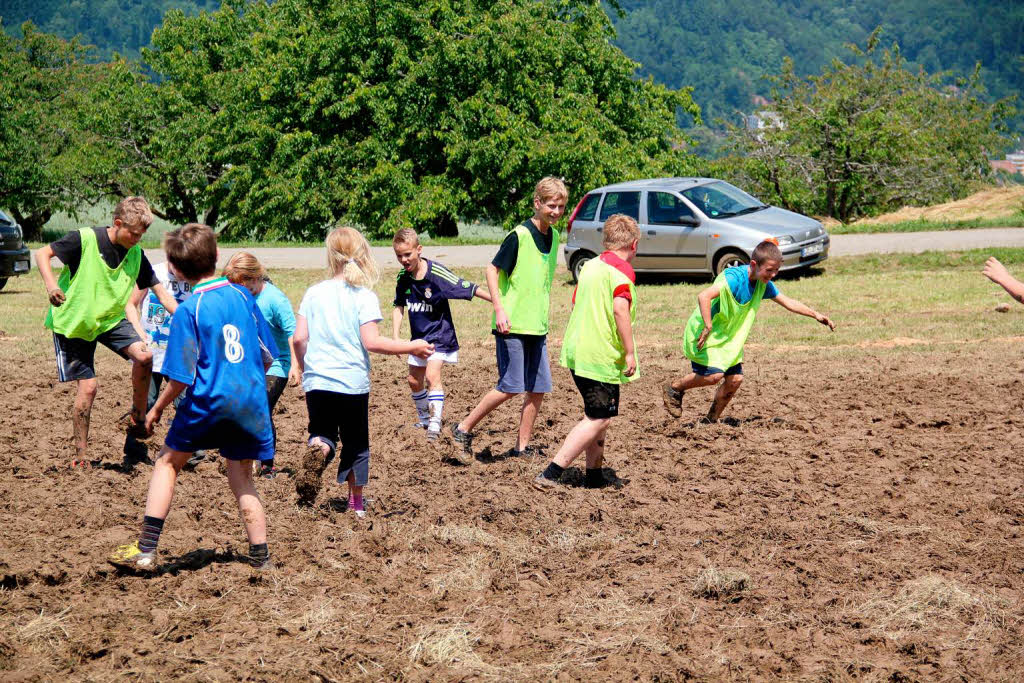 Auch die Jugend hatte keine Angst vor dem tiefen Boden. Auch die Jugend hatte keine Angst vor dem tiefen Boden.