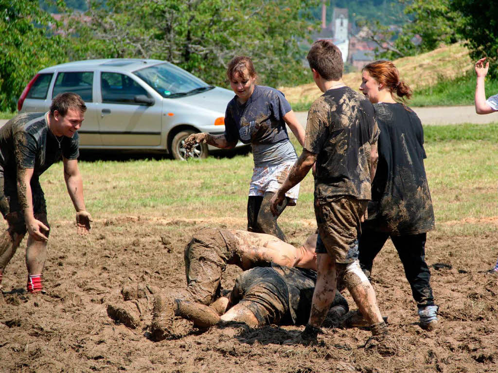 Wenn es mit dem Fuß nicht mehr weiter ging, wurde zwischendurch auch mal die Hand genommen und Rugby gespielt. Wenn es mit dem Fuß nicht mehr weiter ging, wurde zwischendurch auch mal die Hand genommen und Rugby gespielt.