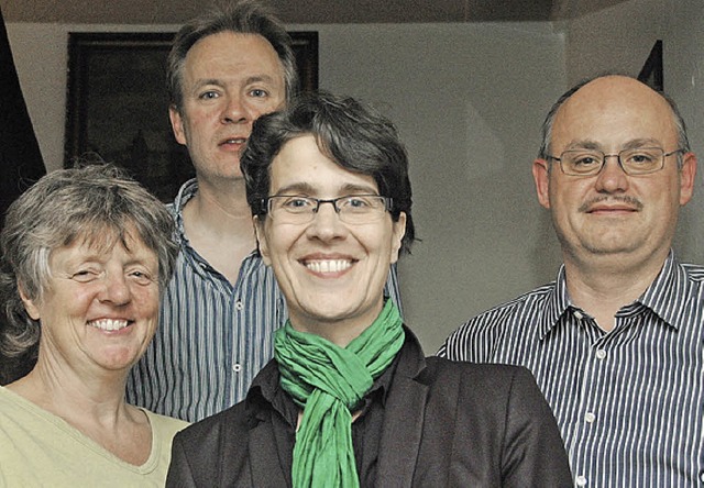 Ina Rosenthal (Zweite von rechts) disk...Fischer und Thomas Bayer (von links).   | Foto: Privat