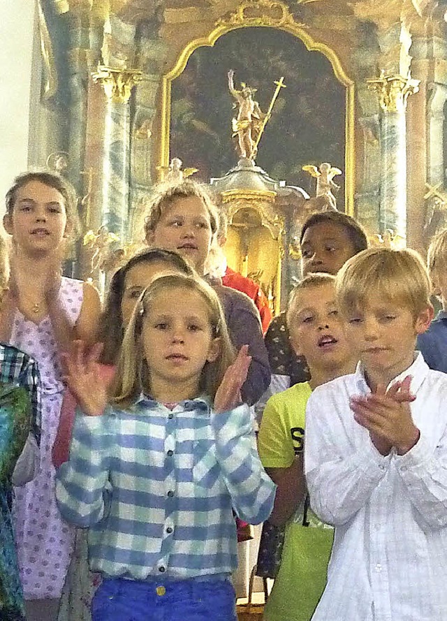 Der Schlerchor in Aktion whrend der Messe   | Foto: G. Rasenberger