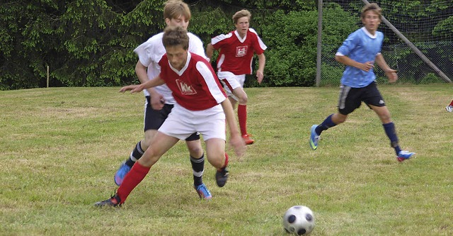 Hart gekmpft wurde um Ball und Sieg.   | Foto: Daniele Schle