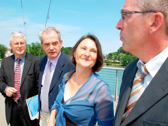 OB Dietz (links), Brgermeister Huber ...ke mit dem Hninger Maire Deichtmann.   | Foto: Lauber