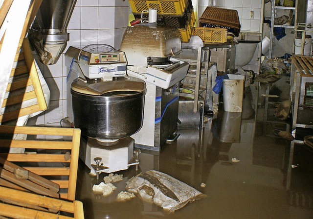 Wasser und Chaos, so sieht es derzeit ... von links) zudem einen Schlaganfall.   | Foto: privat