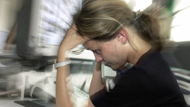 Wenn die Arbeit zu viel wird, kann sie krank machen.   | Foto: gms