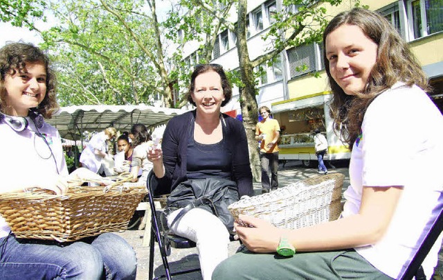 Literatur zum Marktgang: Die Schlerin...chten Marktbesuchern eine Lesefreude.   | Foto: Martina David-Wenk