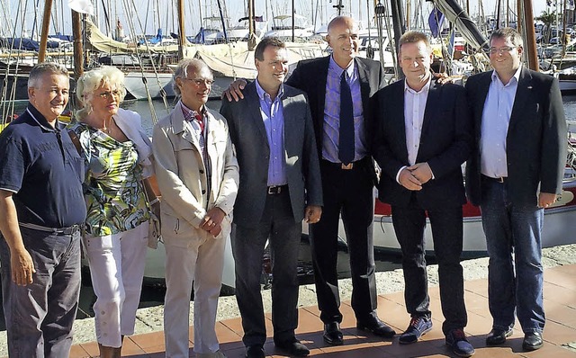 Treffen am Hafen (linkes Bild von link...archi (Sanary) und Michael J. Schmid.   | Foto: Stadtverwaltung/Feuerwehr