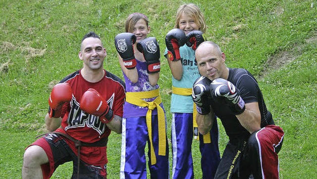 Co-Trainer Nuno Marques, die Zisch-Rep...ese und Chef-Trainer Andreas Ohnhaus.   | Foto: privat