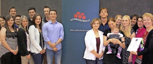 Heide Glasstetter von der Schwarzwald ...arlene Zimmermann (Zweite von rechts).  | Foto: Carl-Helbing-Schule