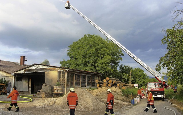 Eine Schreinerei war Schauplatz einer Gesamtbung der Btzinger Feuerwehr.   | Foto: horst david