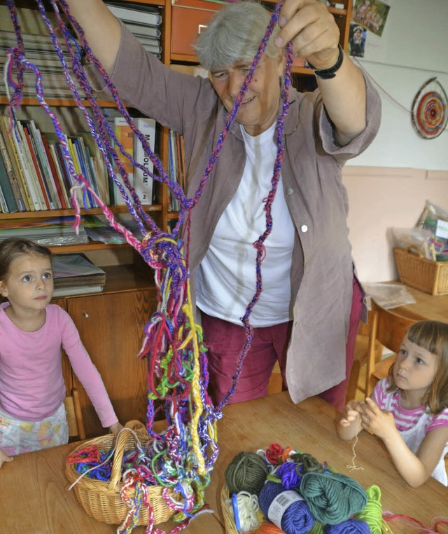 Kindergarten-Leiterin Monika Classen b... Umzug des Waldorf-Kindergartens vor.   | Foto: Martina Weber-Kroker