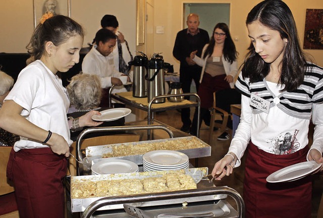 Der Catering-Service der Ganztagsschler kommt in Gundelfingen an.   | Foto: Andrea Steinhart