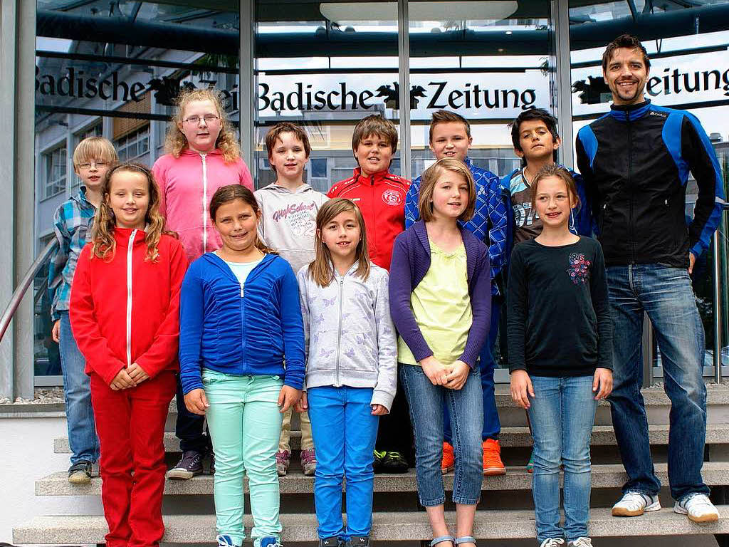 Die Klasse 4 der Johann-Ganter-Grundschule aus  Herbolzheim mit ihrem Lehrer Christian Dresp
