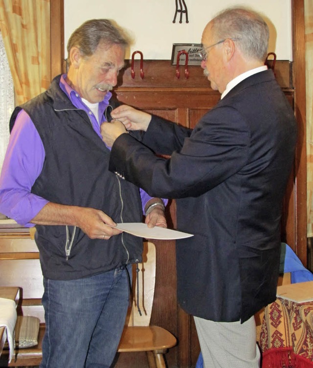 Fr sein langjhriges Engagement im Vo... Landes Baden-Wrttemberg berreichen.  | Foto: Alexander Lang