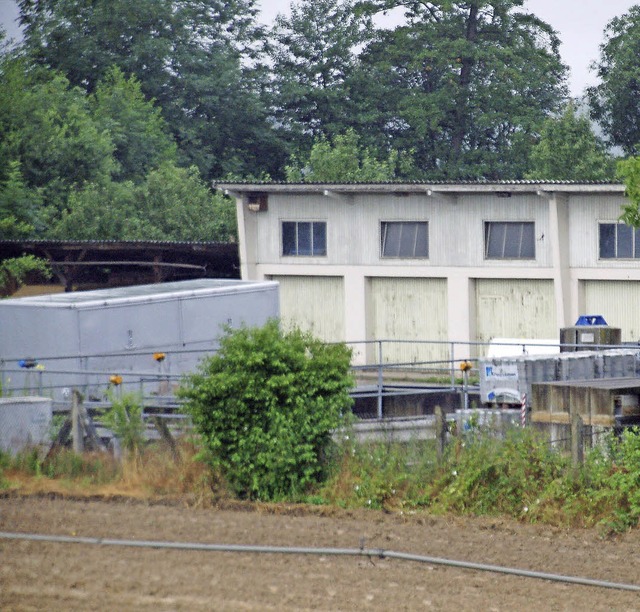 Eine Zufahrt zum &#8222;Mattstein&#822...n Regenauffangbecken samt Klranlage.   | Foto: Frank Kiefer