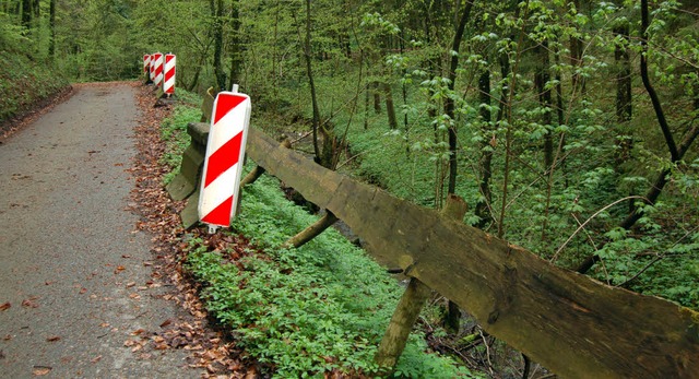 Auf einer Lnge von mehr als 300 Meter...zt wird der Bach nach Westen verlegt.   | Foto: Heinz Vollmar