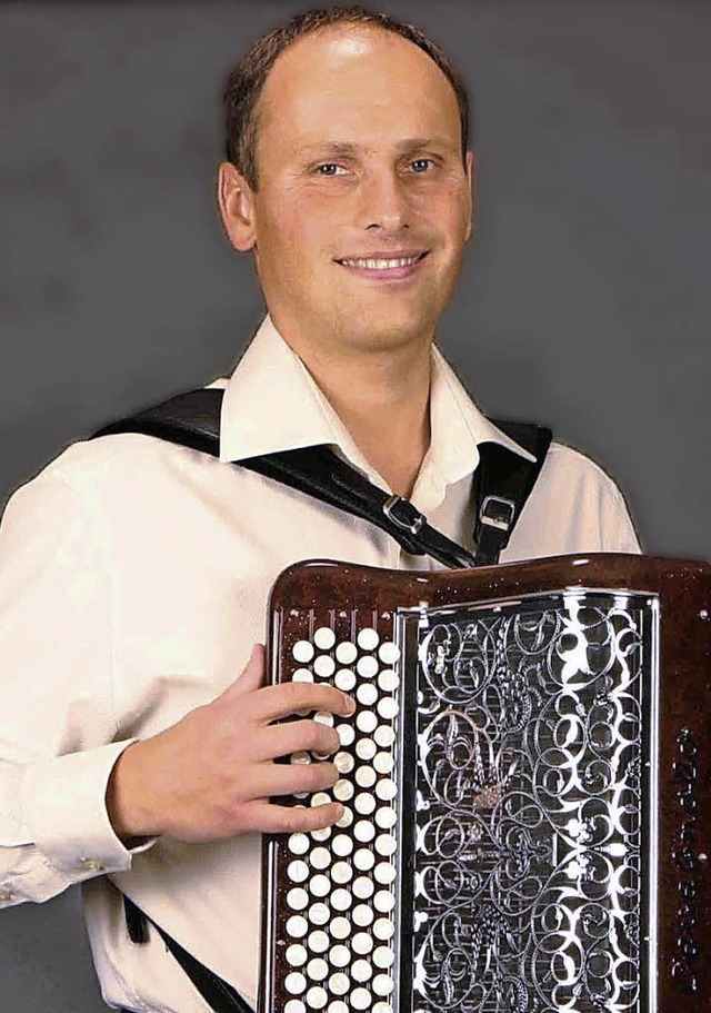 Das Akkordeonspiel will Vadim Fedorov knftig auch Talschlern vermitteln.   | Foto: Hohner-Orchester