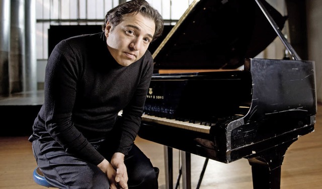 Weltklassepianist und Brgerrechtler: Fazil Say   | Foto: dpa