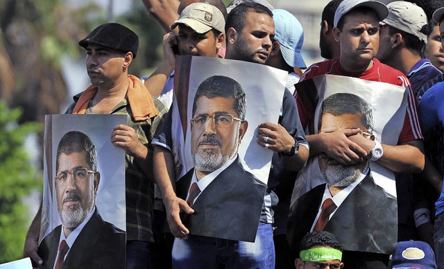 Anhnger des gestrzten  Mursi bei einer Demonstration in Kairo   | Foto: DPA