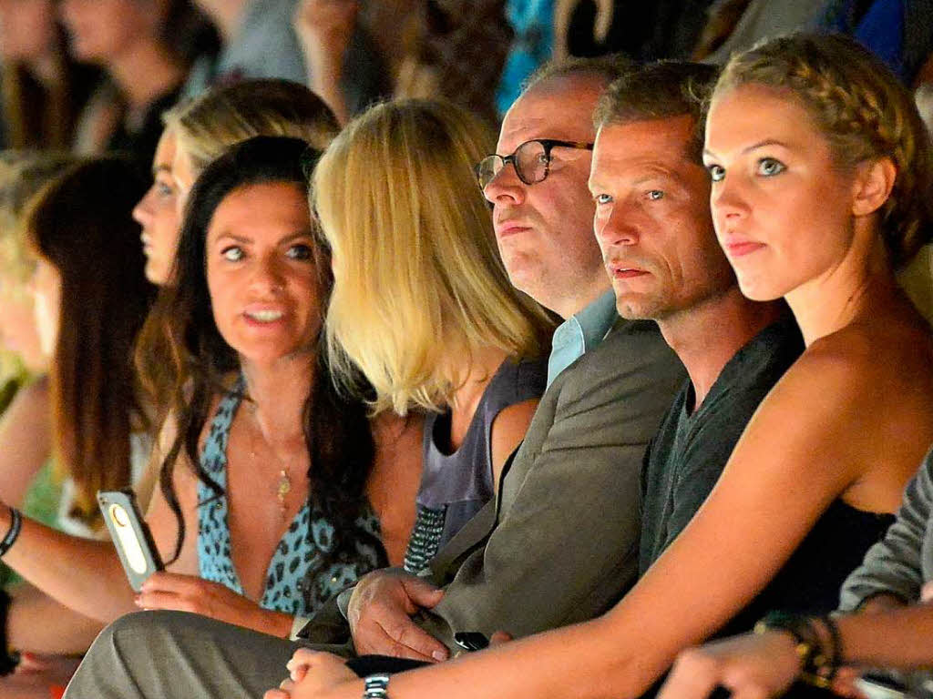 Schauspieler bei der Fashion Week: Christine Neubauer, Axel Milberg, Til Schweiger und seine Freundin Svenja Holtmann