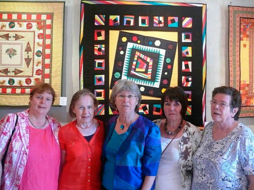 Die Patchwork-Gruppen beider Gemeinden haben gemeinsam faszinierende Quilts produziert