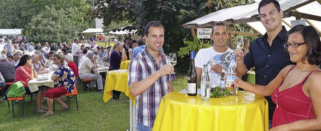Gut gehen lieen es sich die Besucher beim &#8222;Wein im Garten&#8220;.   | Foto: Silke Hartenstein
