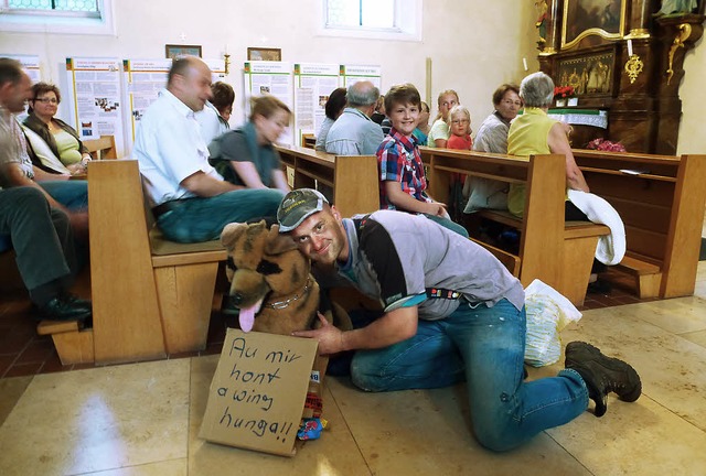 Die Auenseiter der Gesellschaft waren... Kirchenschiff in Lffingen lagerten.   | Foto: Karla Scherer