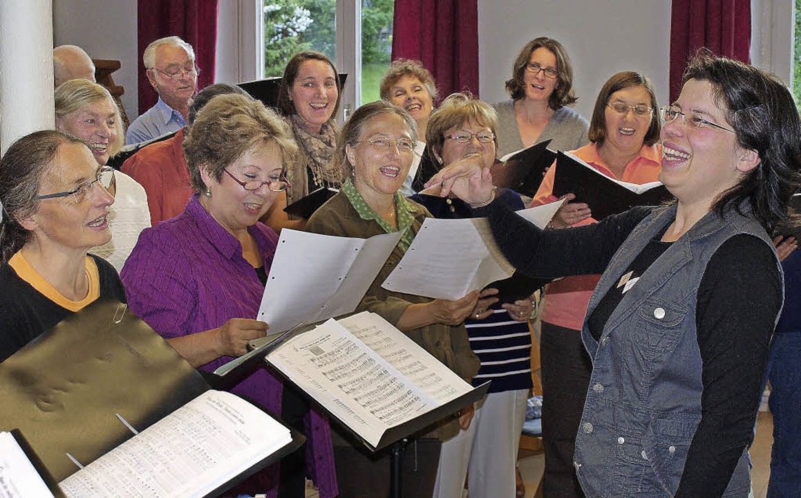 Vor dem Sommerkonzert: Ihren Spa habe...esangverein Tllingen bei den Proben.   | Foto: Paul Schleer