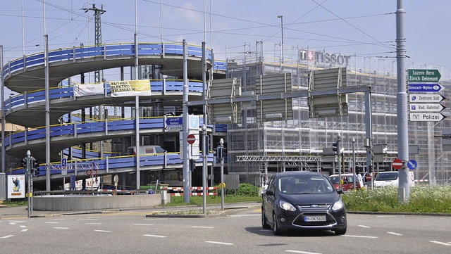 Eingerstet ist das Parkhaus mit 1000 ...ereits; bis November wird es saniert.   | Foto: daniel Gramespacher