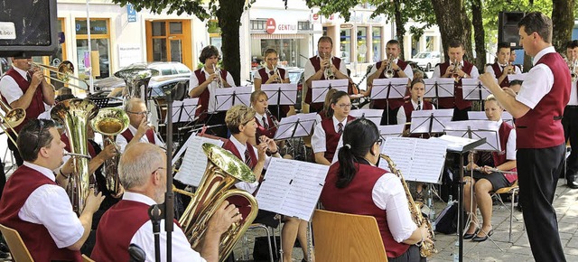 Der Auftritt des Musikvereins Istein a... nicht schon etwas sehr hei gewesen.   | Foto: Hans-Jrgen Hege