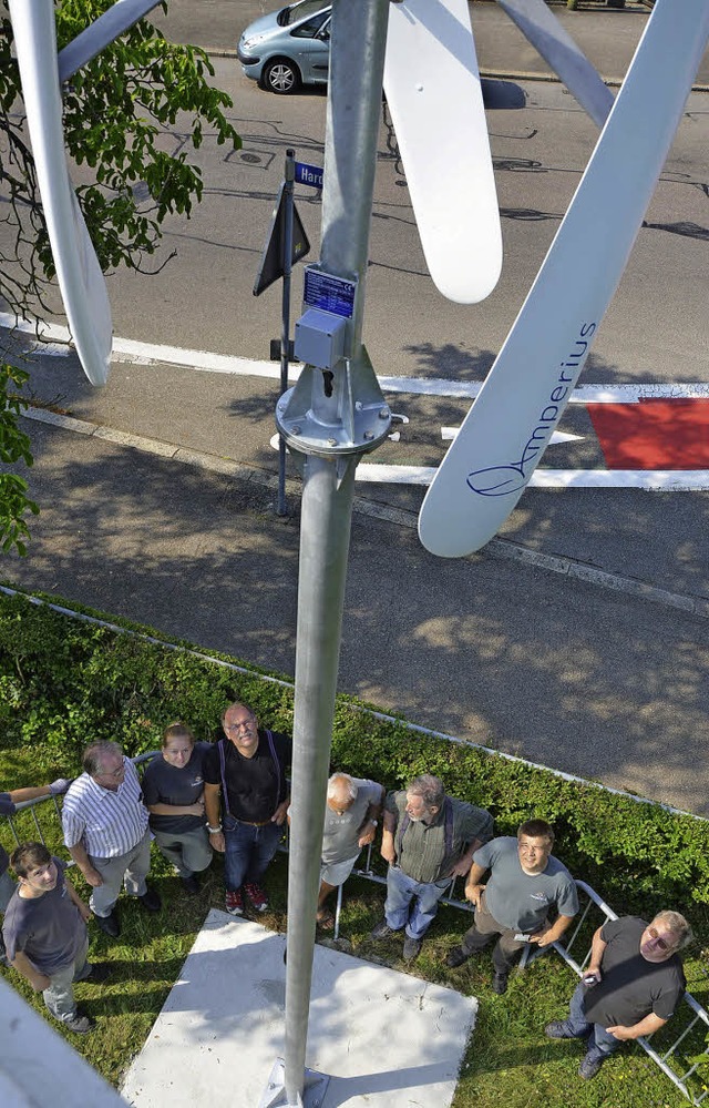 Geschafft: Das Windrad steht.  | Foto: Peter Gerigk