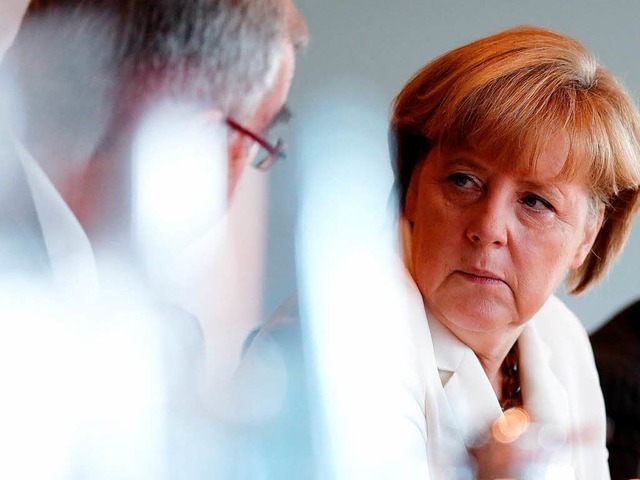 Bundeskanzlerin Merkel bei der Kabinettssitzung am Mittwoch  | Foto: dpa
