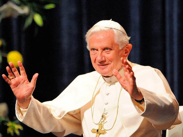 Humor hatte Papst Benedikt XVI. selbst noch beim Rcktritt.  | Foto: dapd