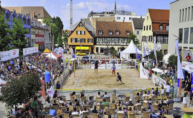 Rund 120 Tonnen Sand haben den Offenburger Marktplatz verndert.   | Foto: Archiv: Verein