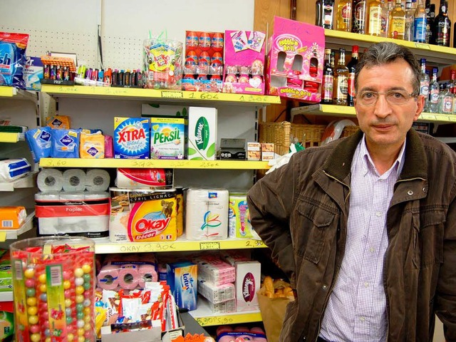 Henri Curtal in seinem kleinen  Laden   | Foto: Brbel Nckles