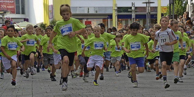 Laufen macht Spa &#8211; das stellten... Sckinger Altstadtlauf unter Beweis.   | Foto: Stefan Sahli