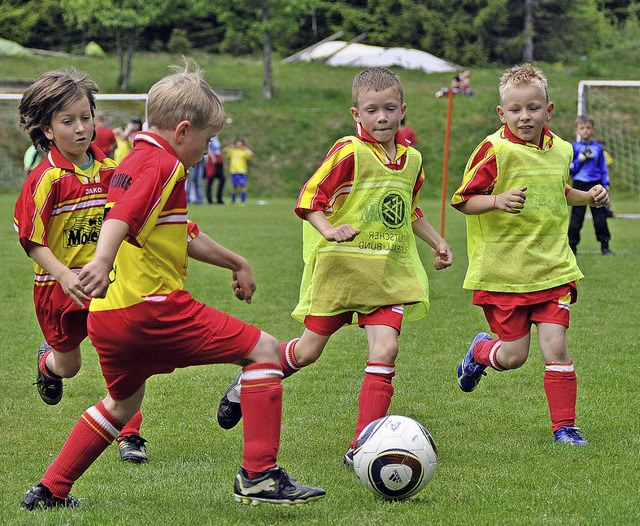 Weil der  Sportplatz des FC Bergalinge...uf dem bisher das Burn-Out stattfand.   | Foto: Archivfotos: Kirsten Lux, Hildegard Siebold