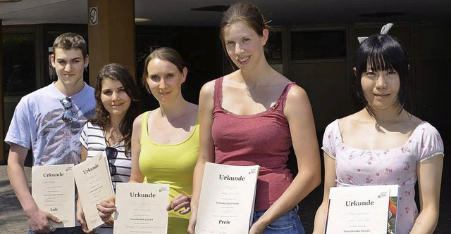 Die Preistrger Leo Stocker, Anna Fluh... Lutz und Chiharu Akiyama (von links)   | Foto: zvg